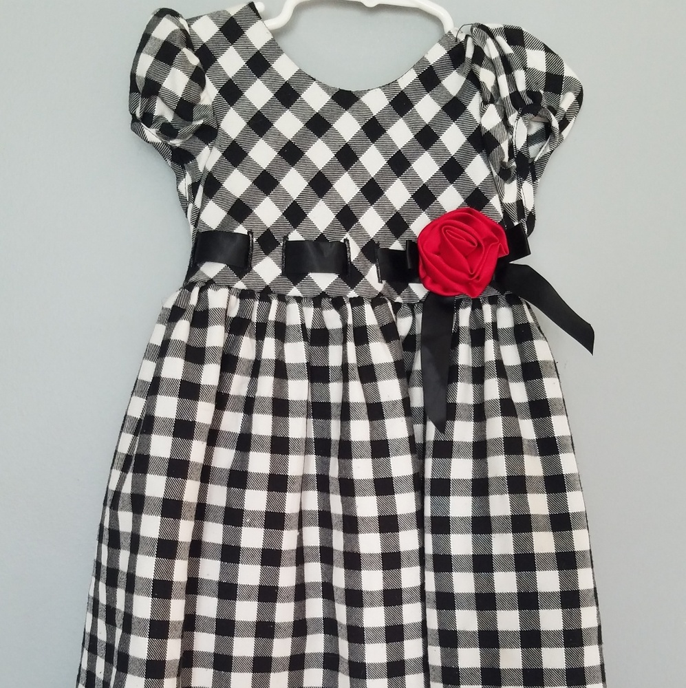 Black and White 4T dress